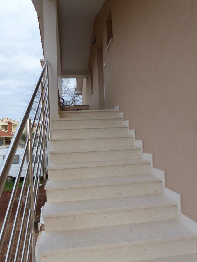 Apartmani Danica Vodnjan Exterior photo